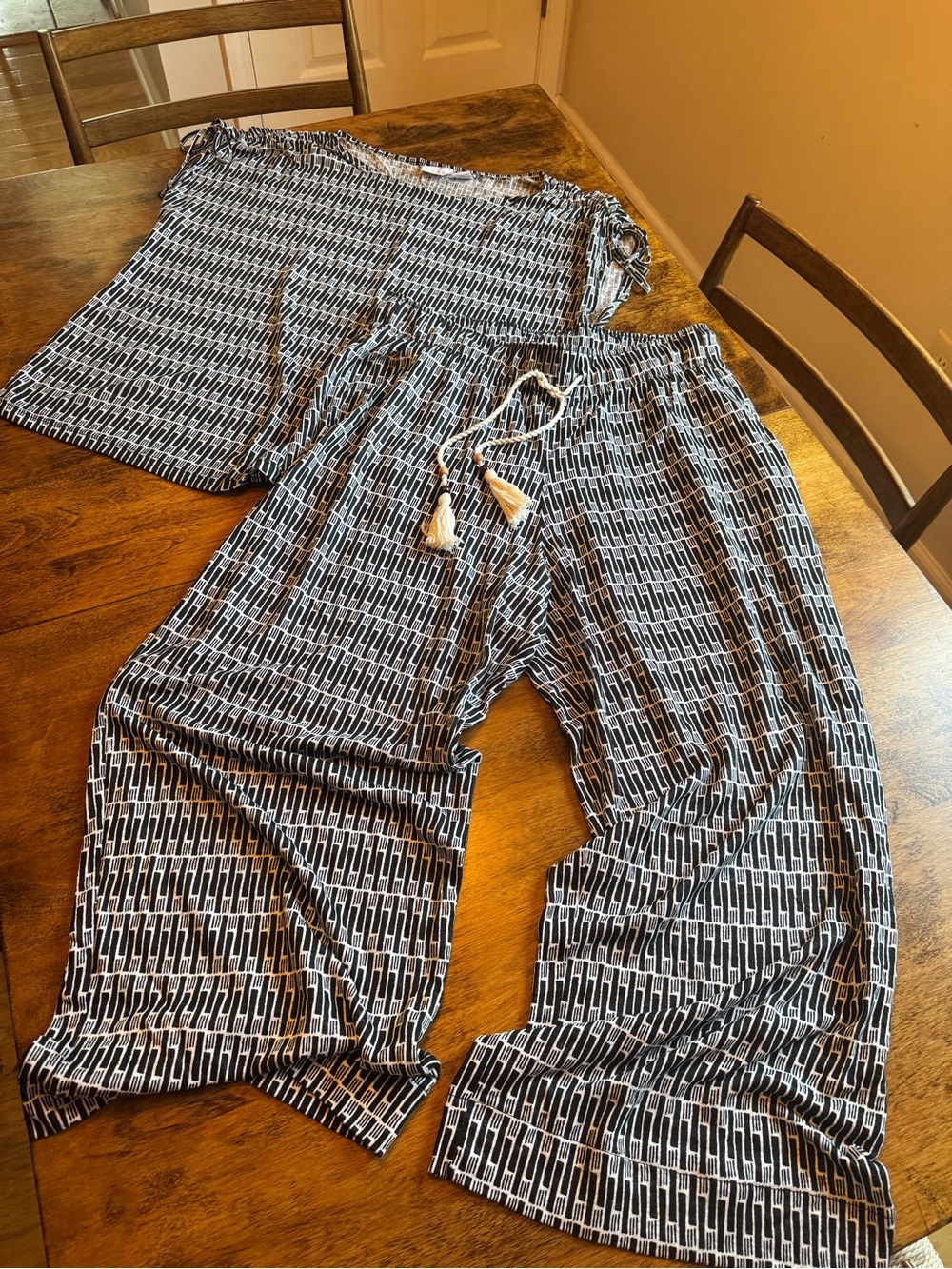 Nicole Miller Boho Black & White Geometric 2-Piece Wide Leg Pants & Boatneck Top